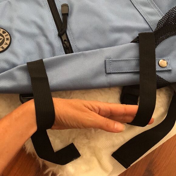 NWT sling backpack blue Megalovem… - Picture 3 of 5